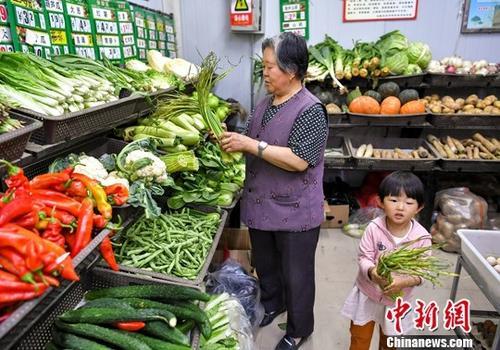 上周全國食用農產品市場價格微幅上揚，商務部監測顯示環比上漲0.9%